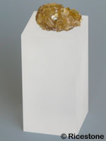 Présentoir Plaque acrylique 5x5x0,6cm. Socle de minéralogie pour minéraux.